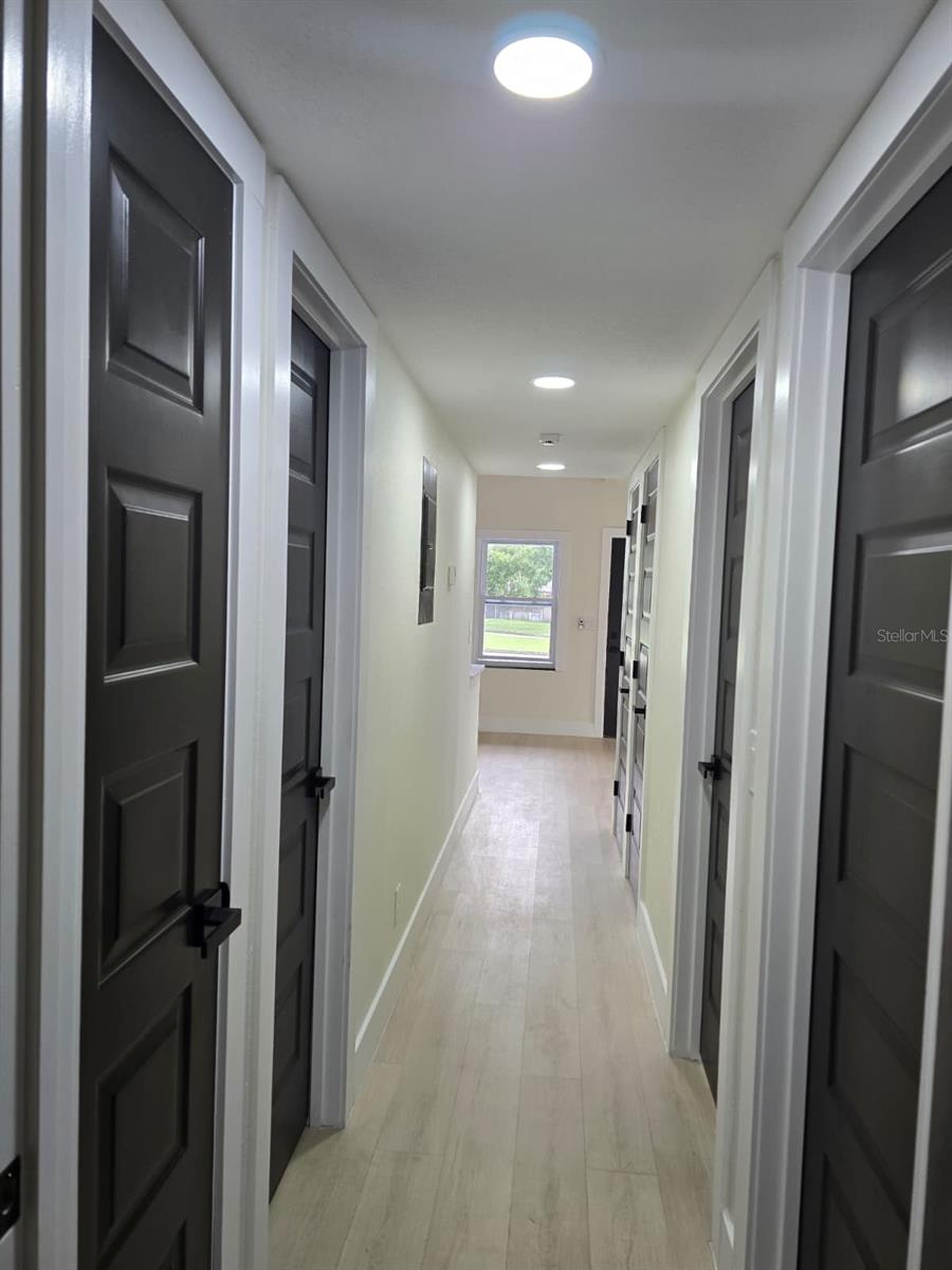 9505 N WILLOW AVE — photo 20