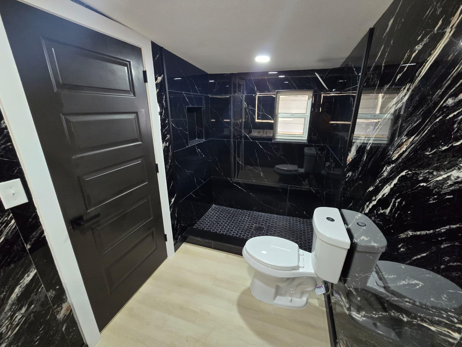 9505 N WILLOW AVE — photo 13
