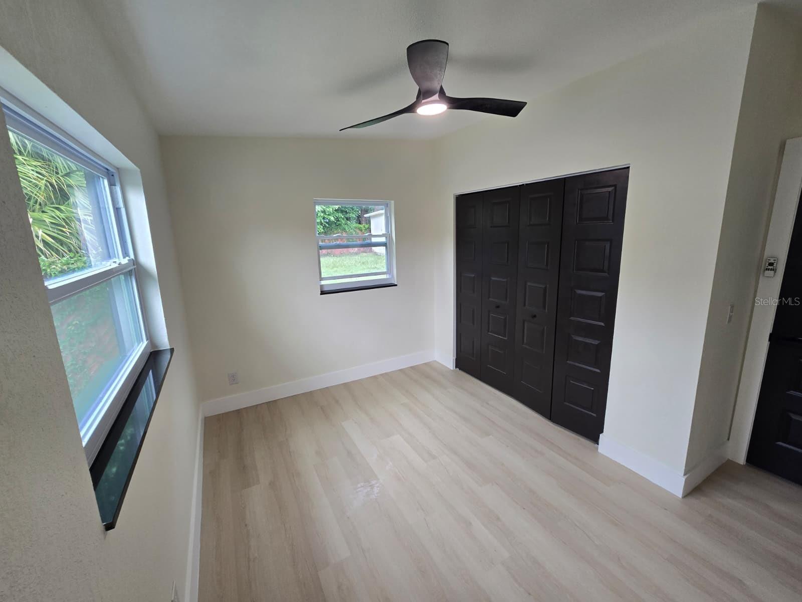 9505 N WILLOW AVE — photo 19