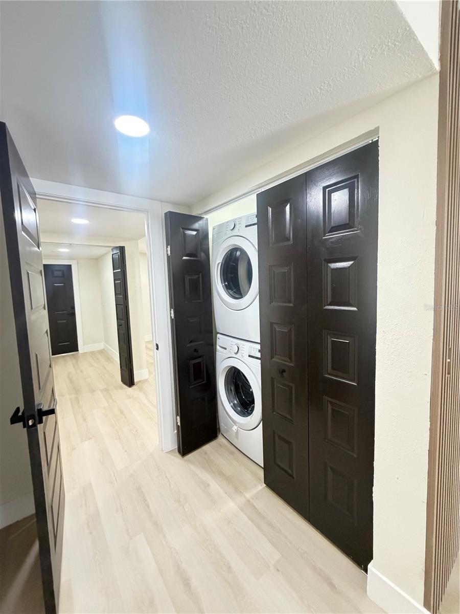 9505 N WILLOW AVE — photo 12