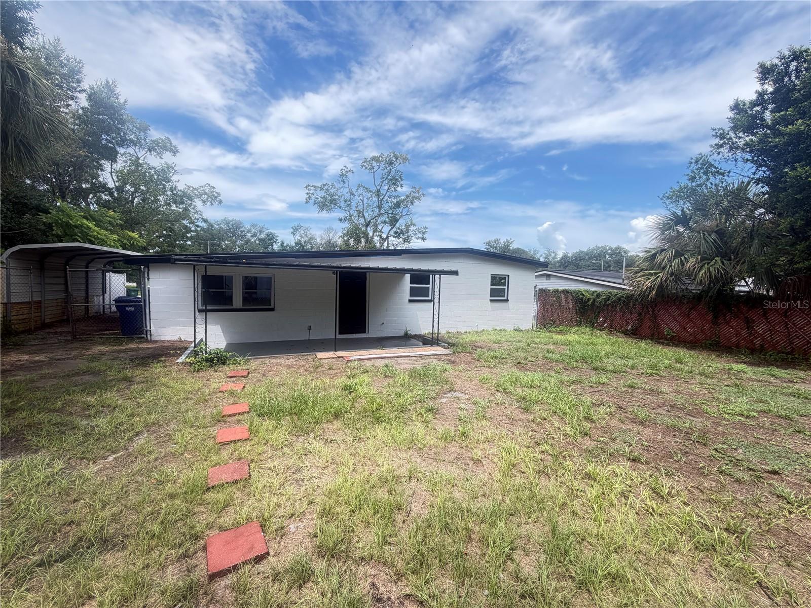 9505 N WILLOW AVE — photo 29