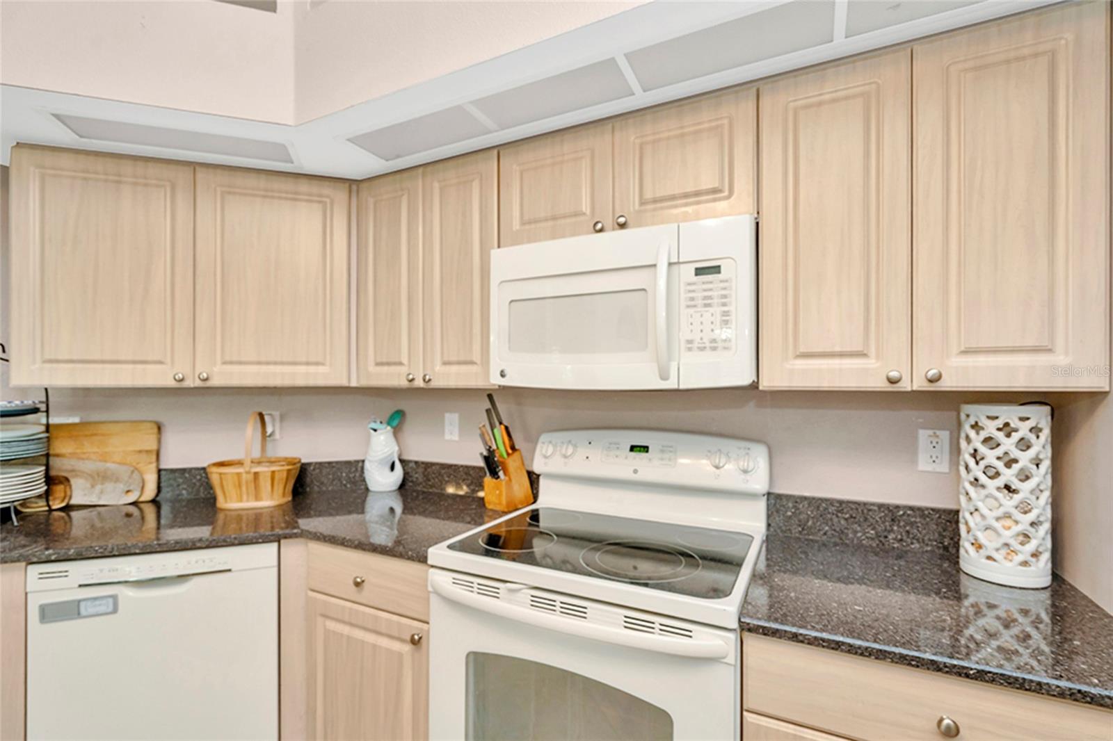 3248 NOEMI DR — photo 17