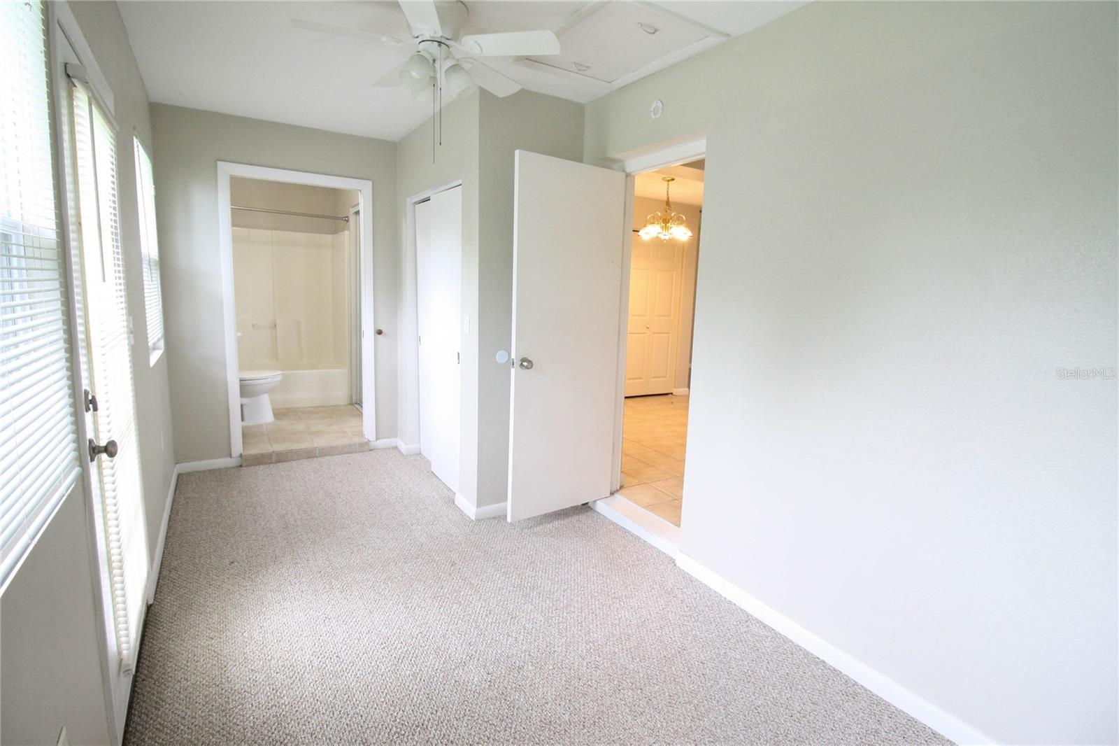 3331 YORKTOWN ST — photo 6