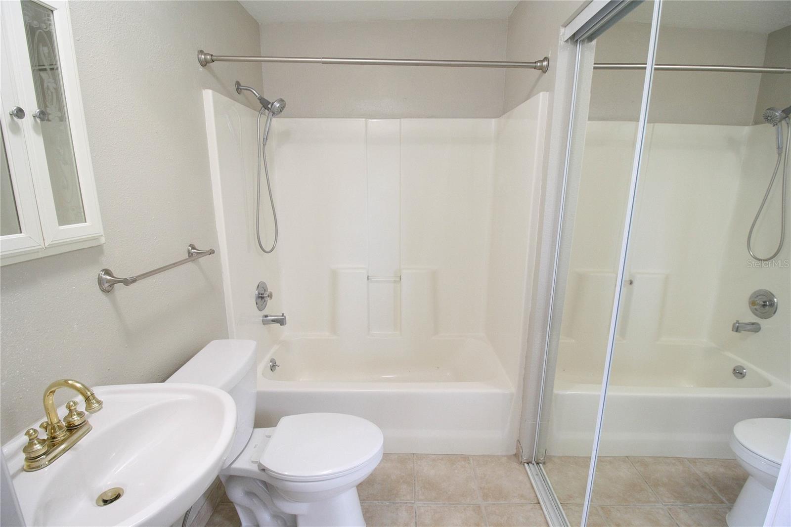 3331 YORKTOWN ST — photo 7