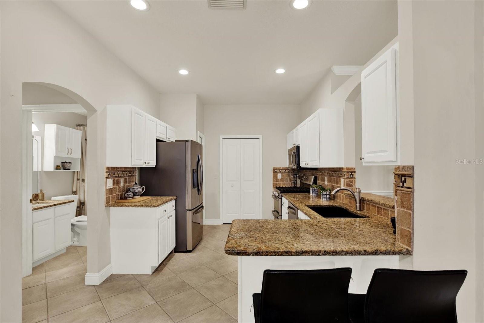 19144 WEYMOUTH DR — photo 12