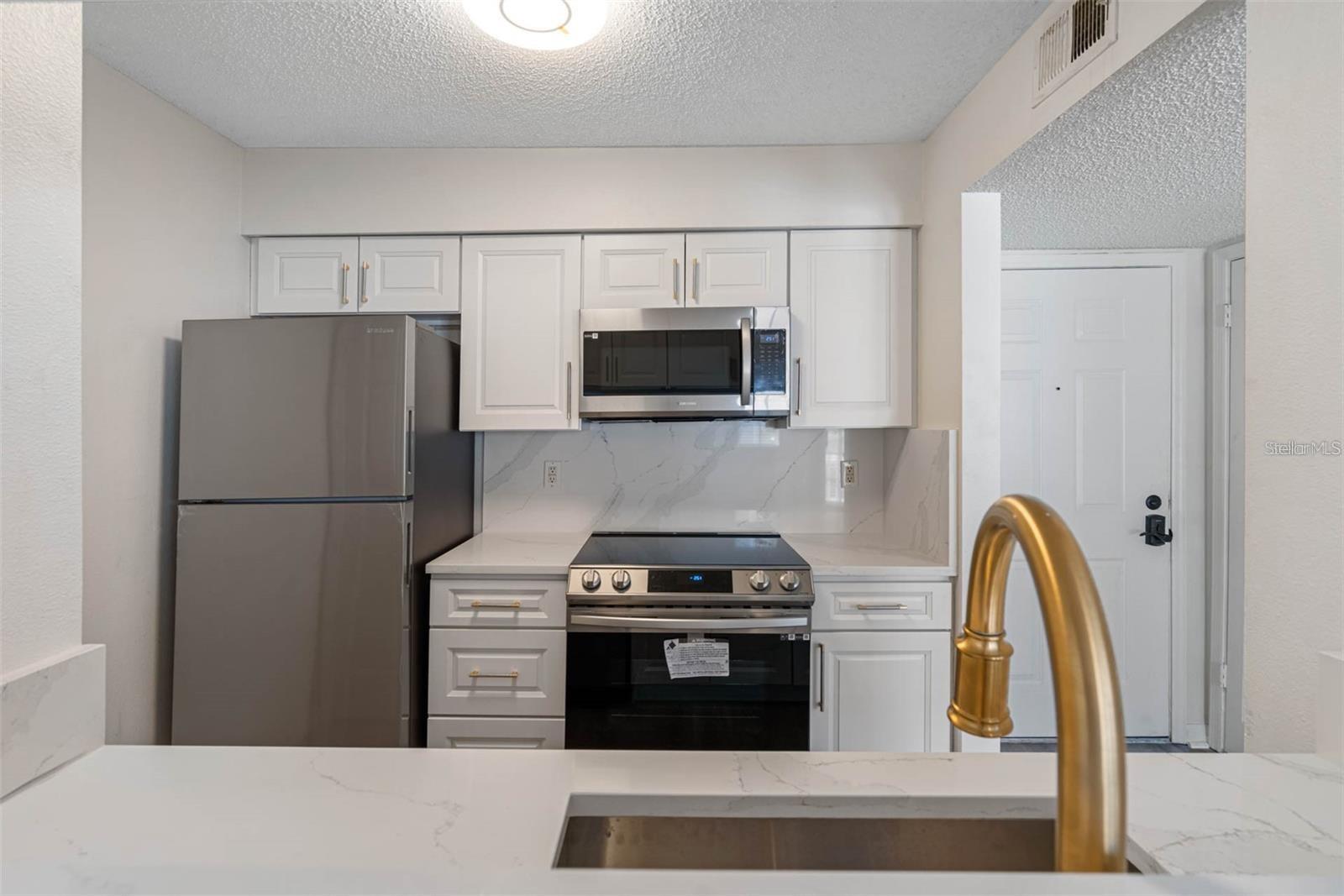 1000 W HORATIO ST #114 — photo 10