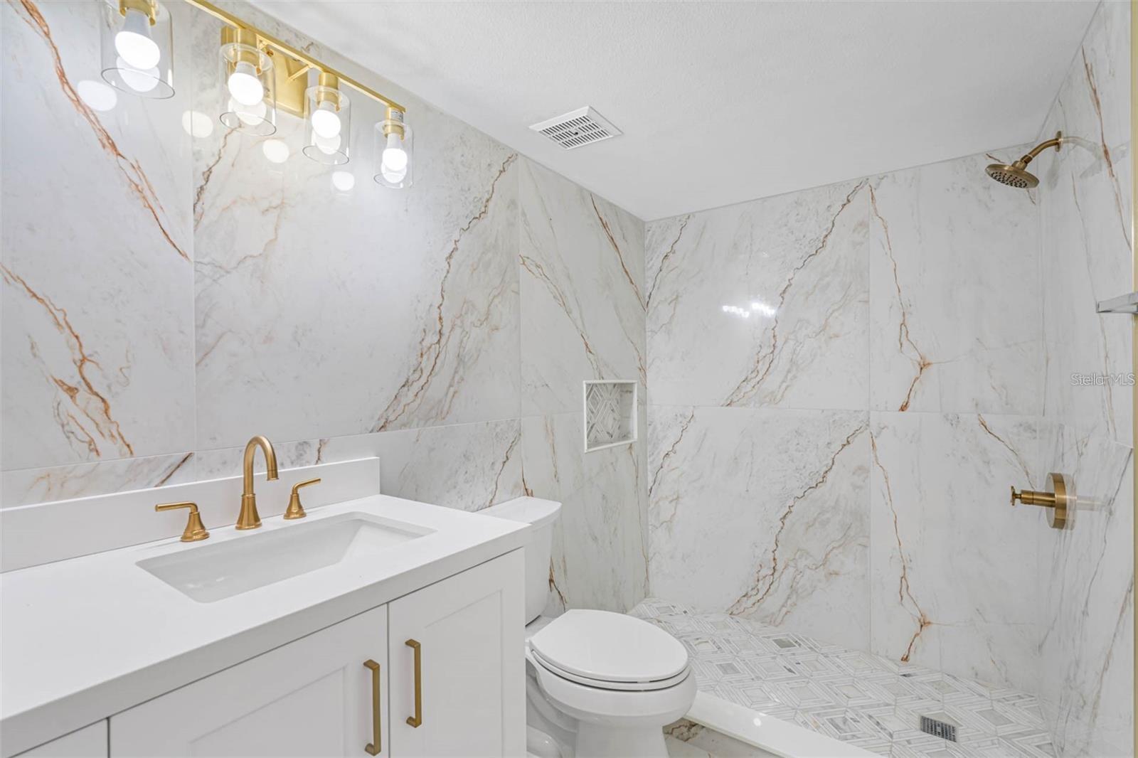 1000 W HORATIO ST #114 — photo 13