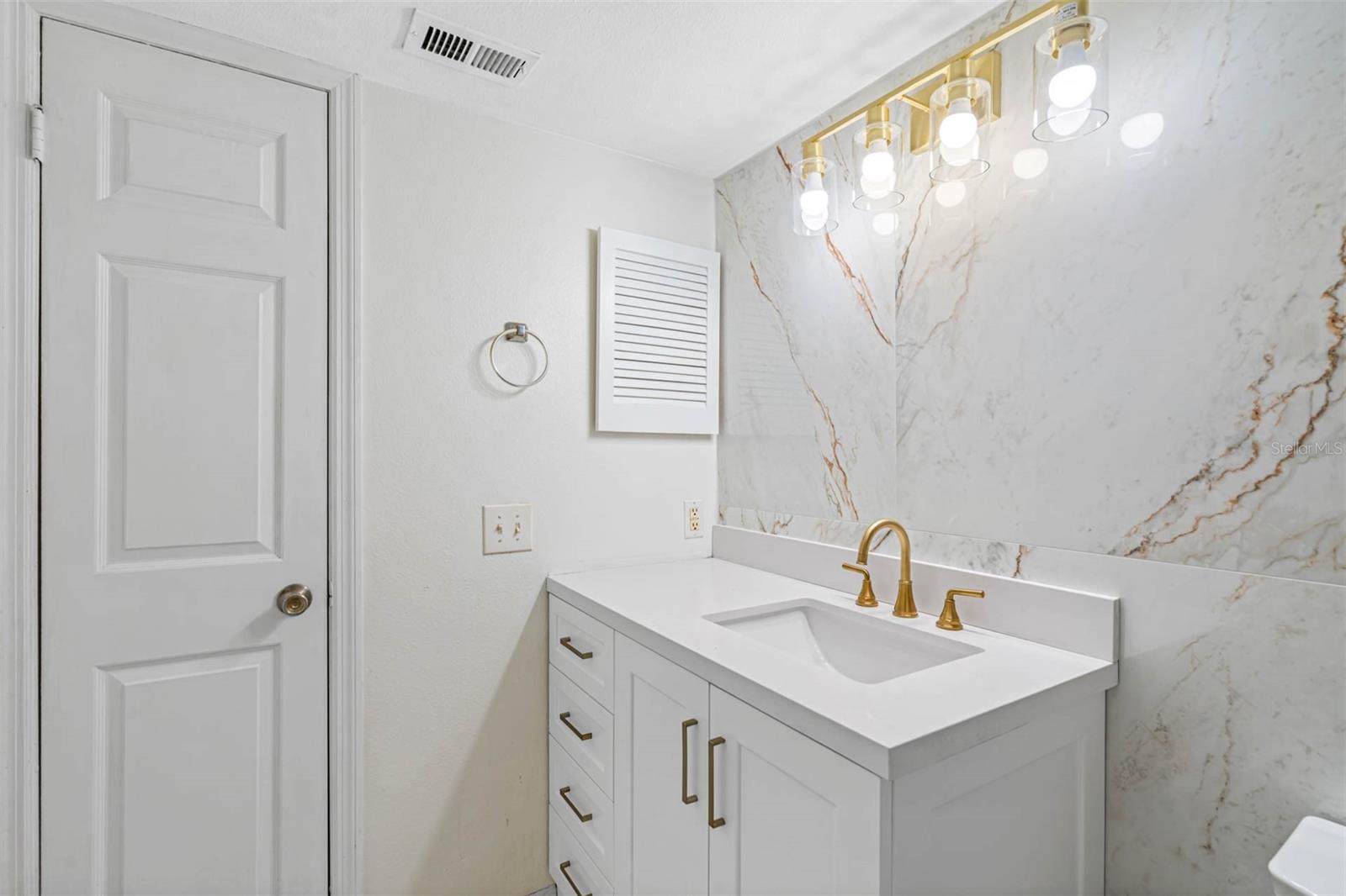 1000 W HORATIO ST #114 — photo 14