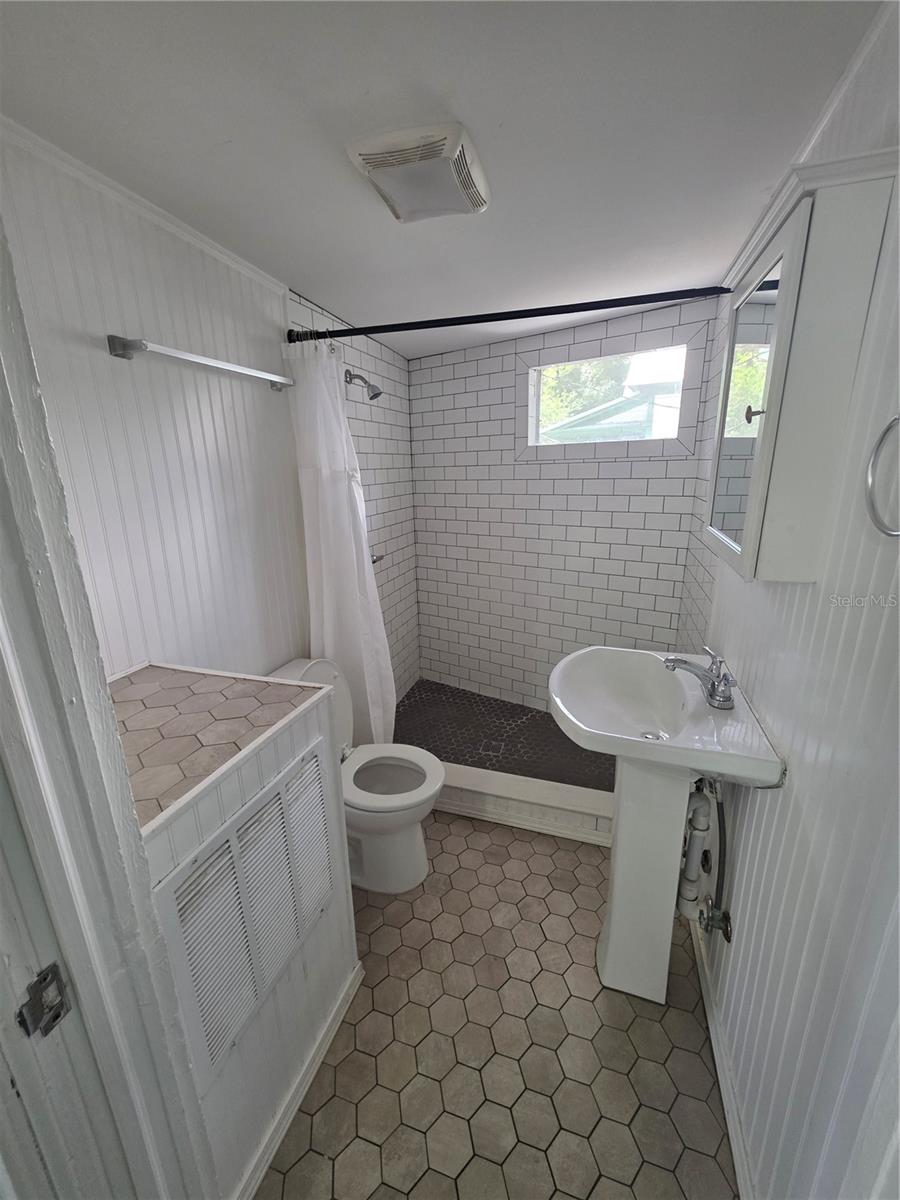 212 W BEACH PL #6 — photo 7