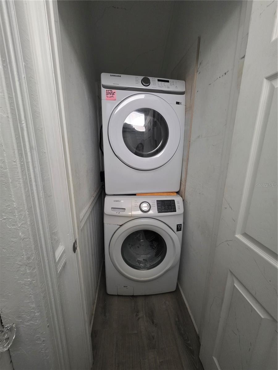 212 W BEACH PL #6 — photo 9