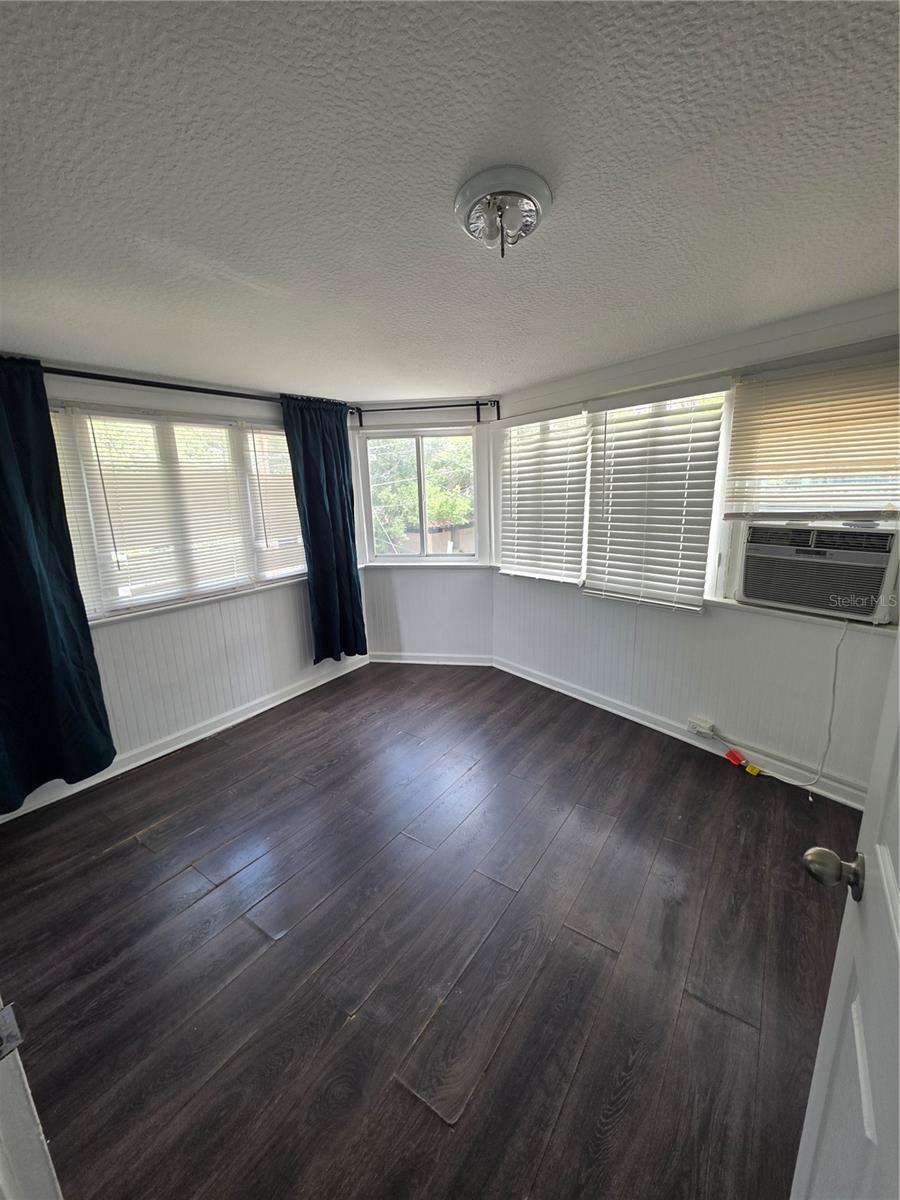 212 W BEACH PL #6 — photo 8