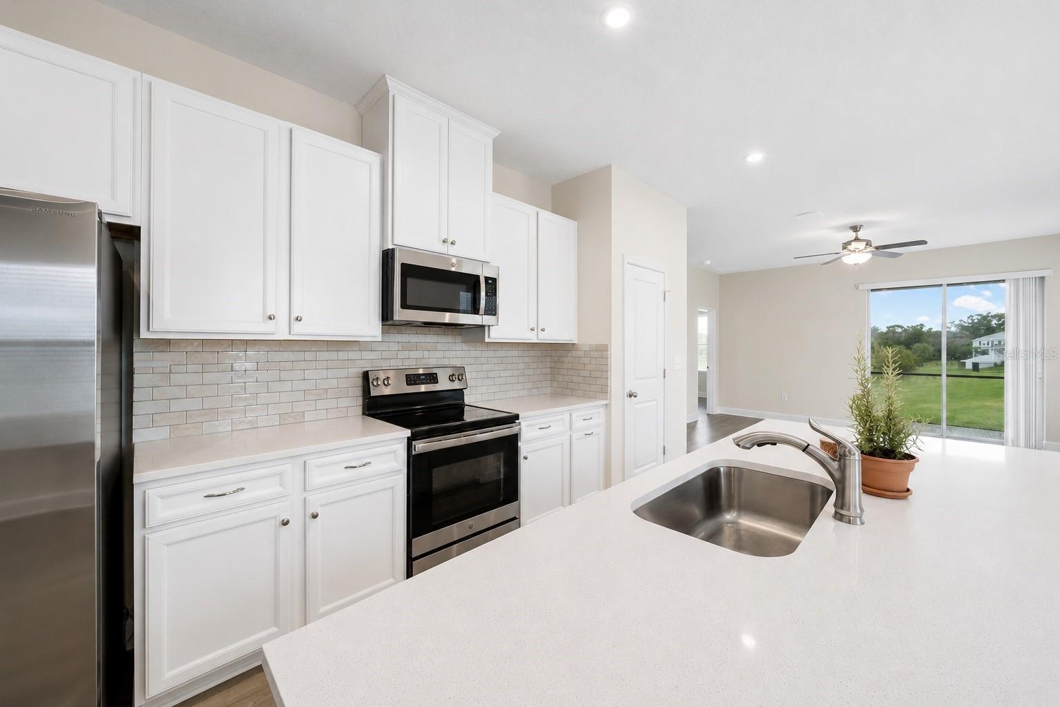 14008 CRIMSON AVE — photo 4