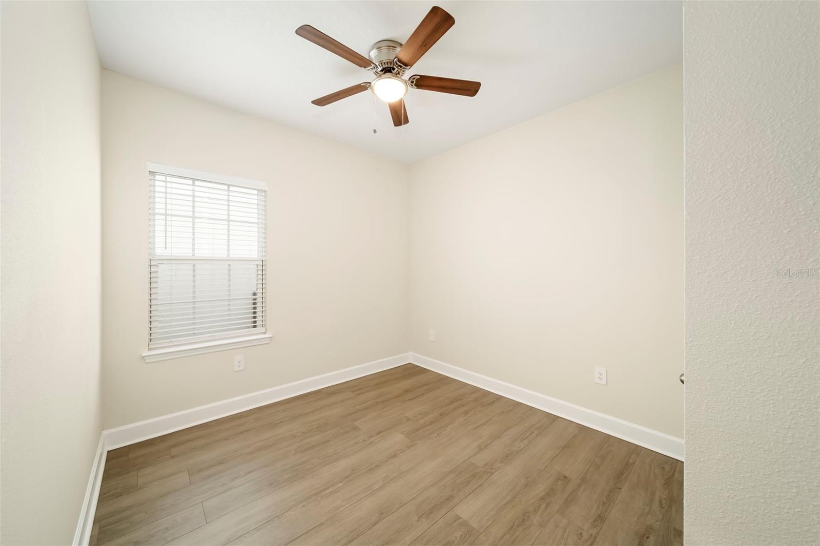 14008 CRIMSON AVE — photo 23
