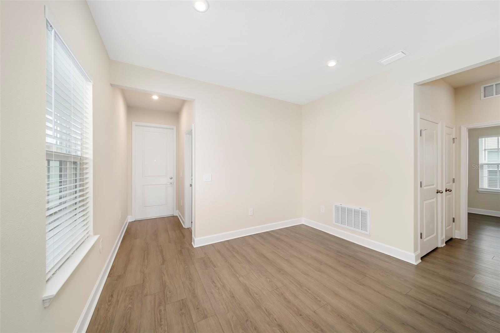 14008 CRIMSON AVE — photo 8