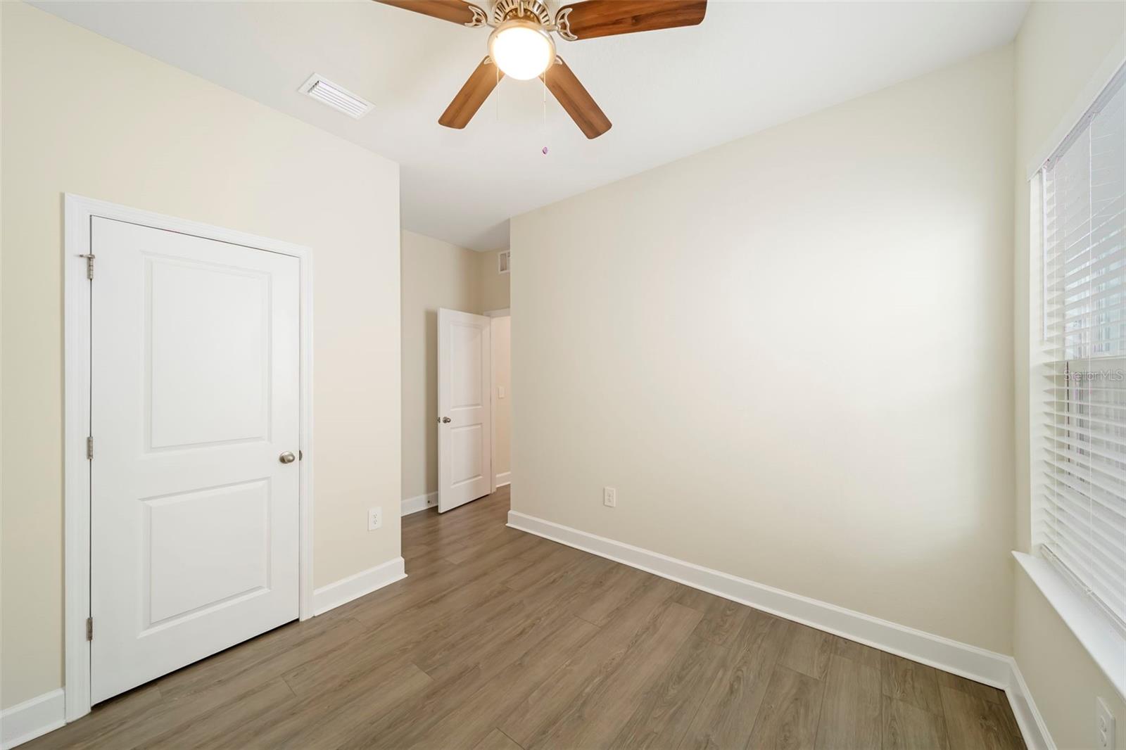 14008 CRIMSON AVE — photo 24