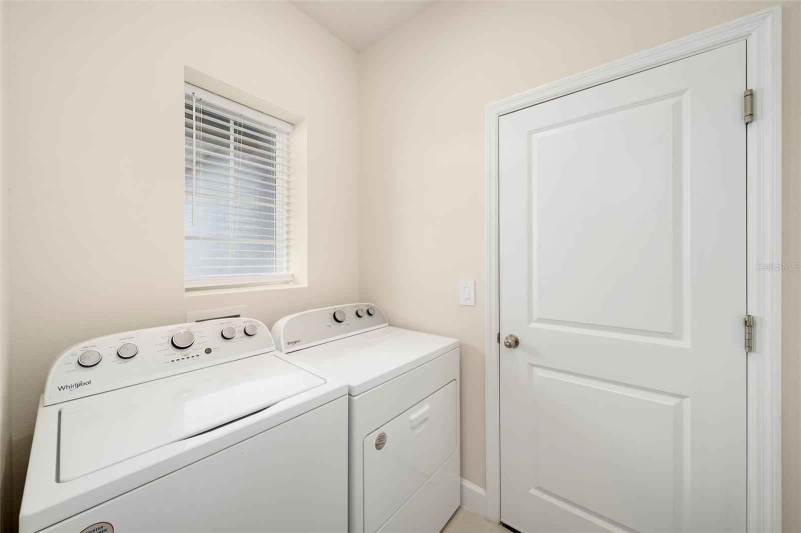 14008 CRIMSON AVE — photo 25