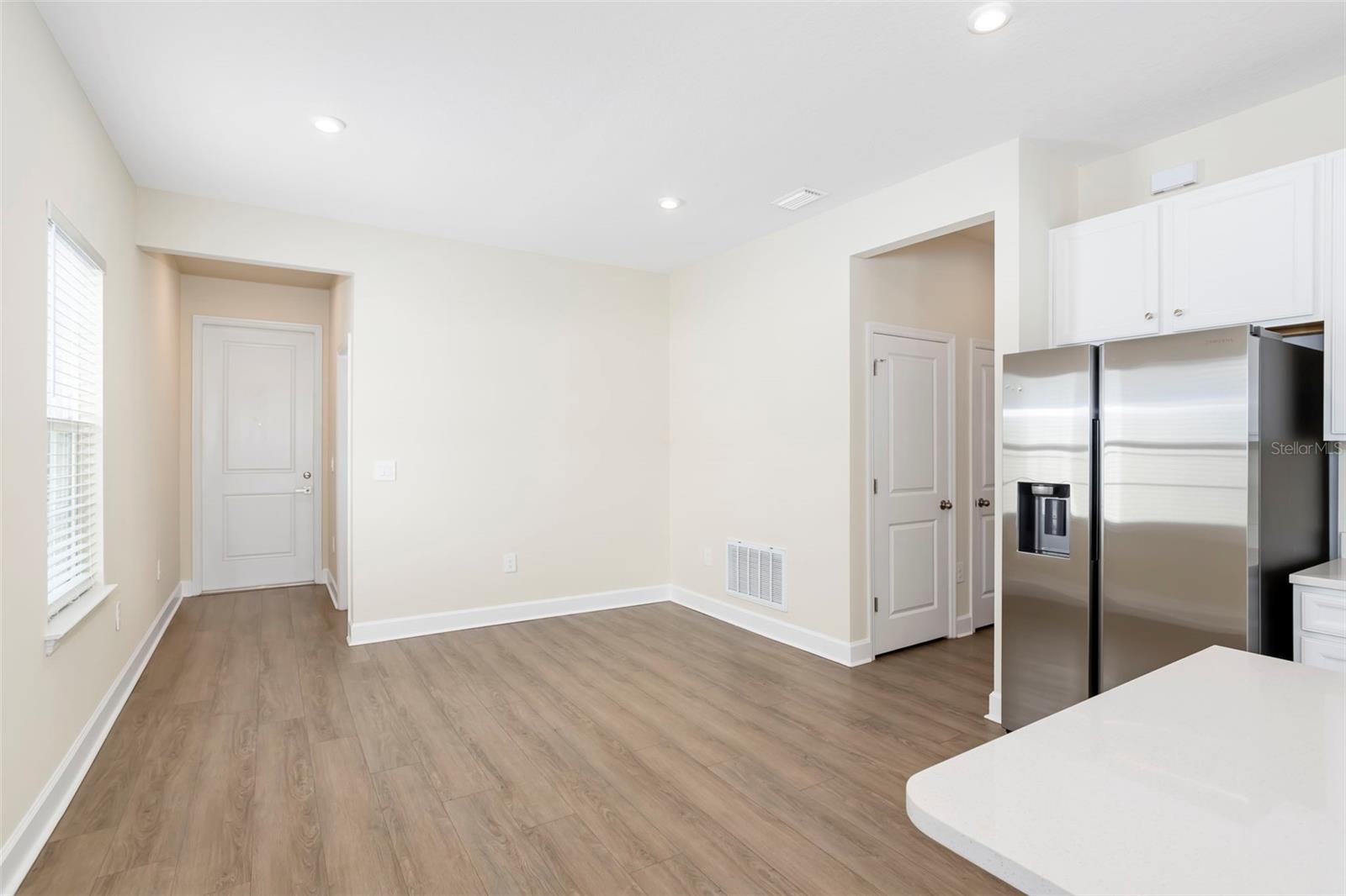 14008 CRIMSON AVE — photo 9