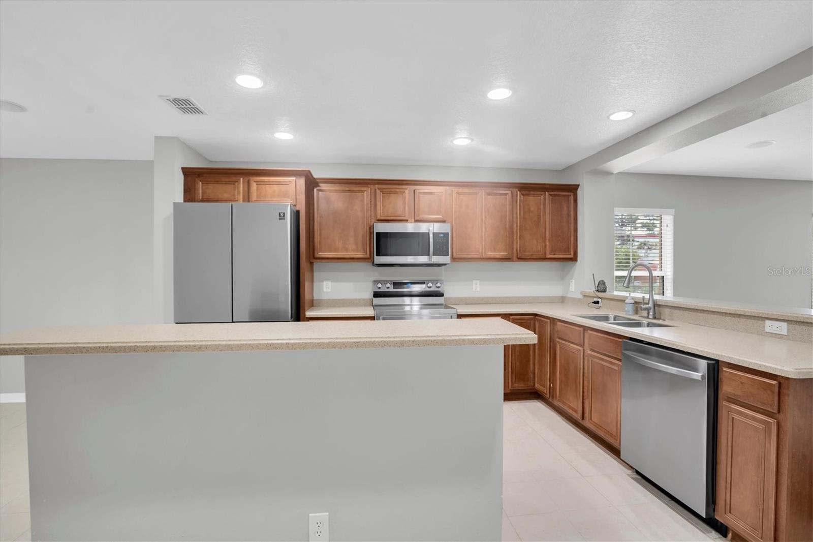 2570 SEA WIND WAY — photo 10