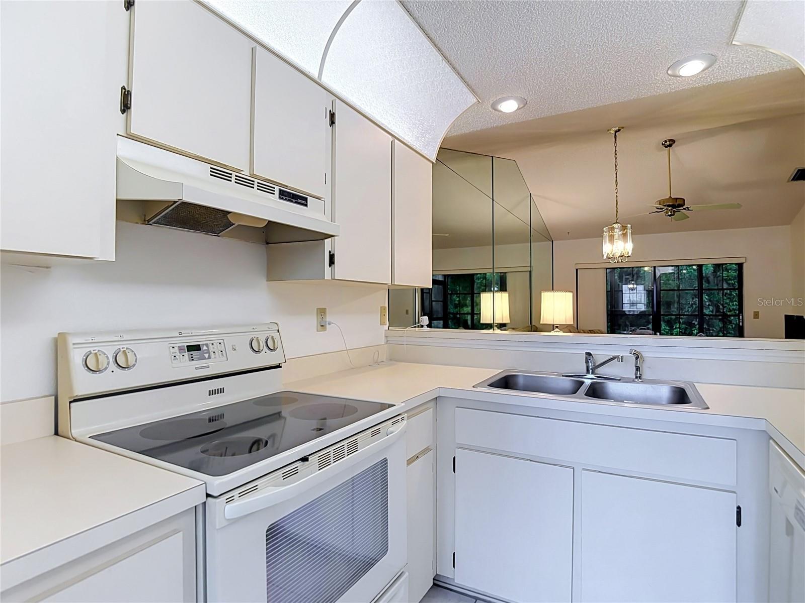 13227 MOLITOR CT — photo 22