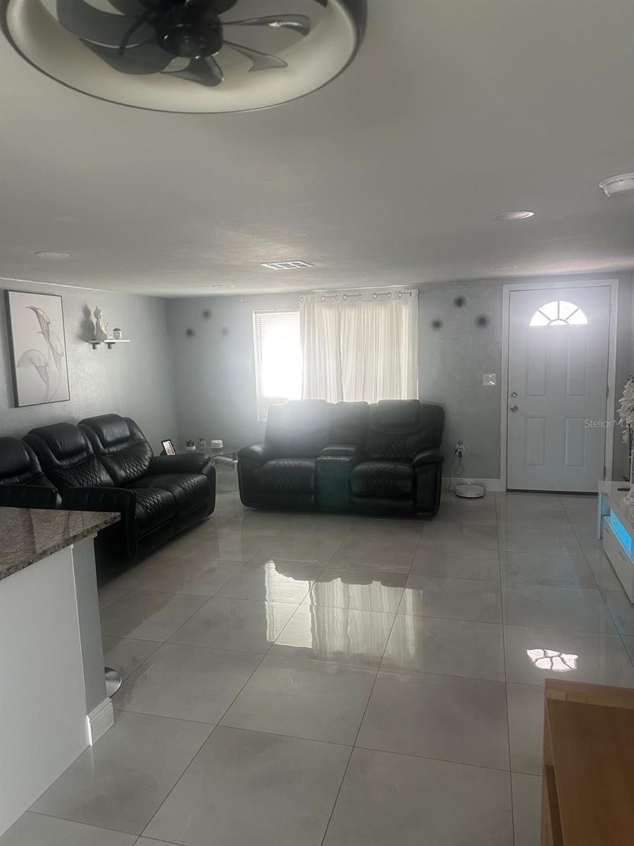 11719 ENTERPRISE DR — photo 4