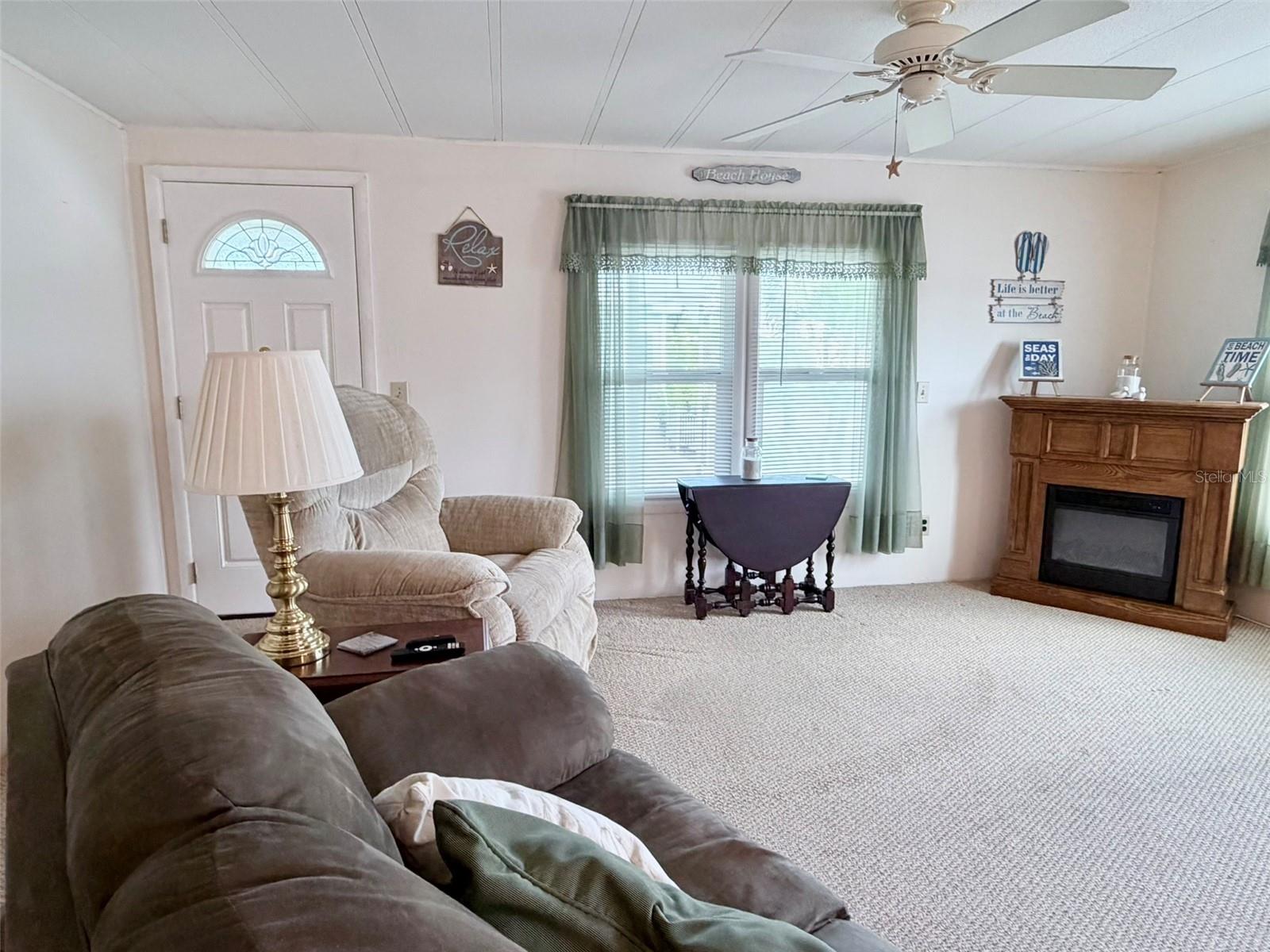 2068 CA D ORO DR — photo 9