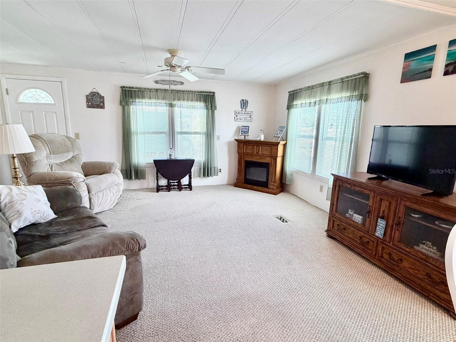 2068 CA D ORO DR — photo 12