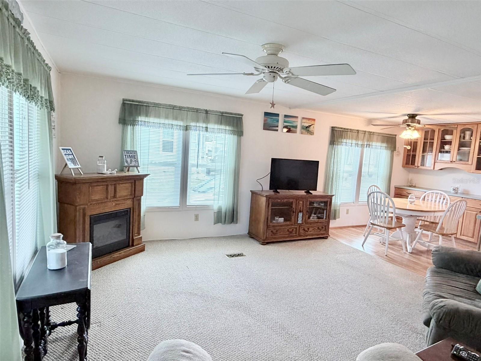 2068 CA D ORO DR — photo 11