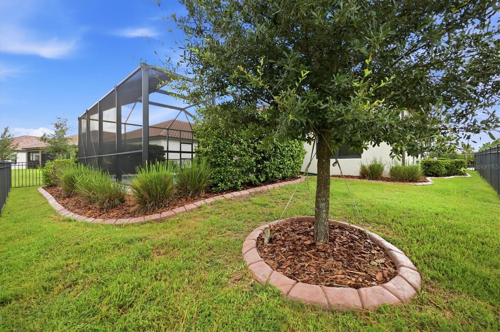 425 ARIANO AVE — photo 36