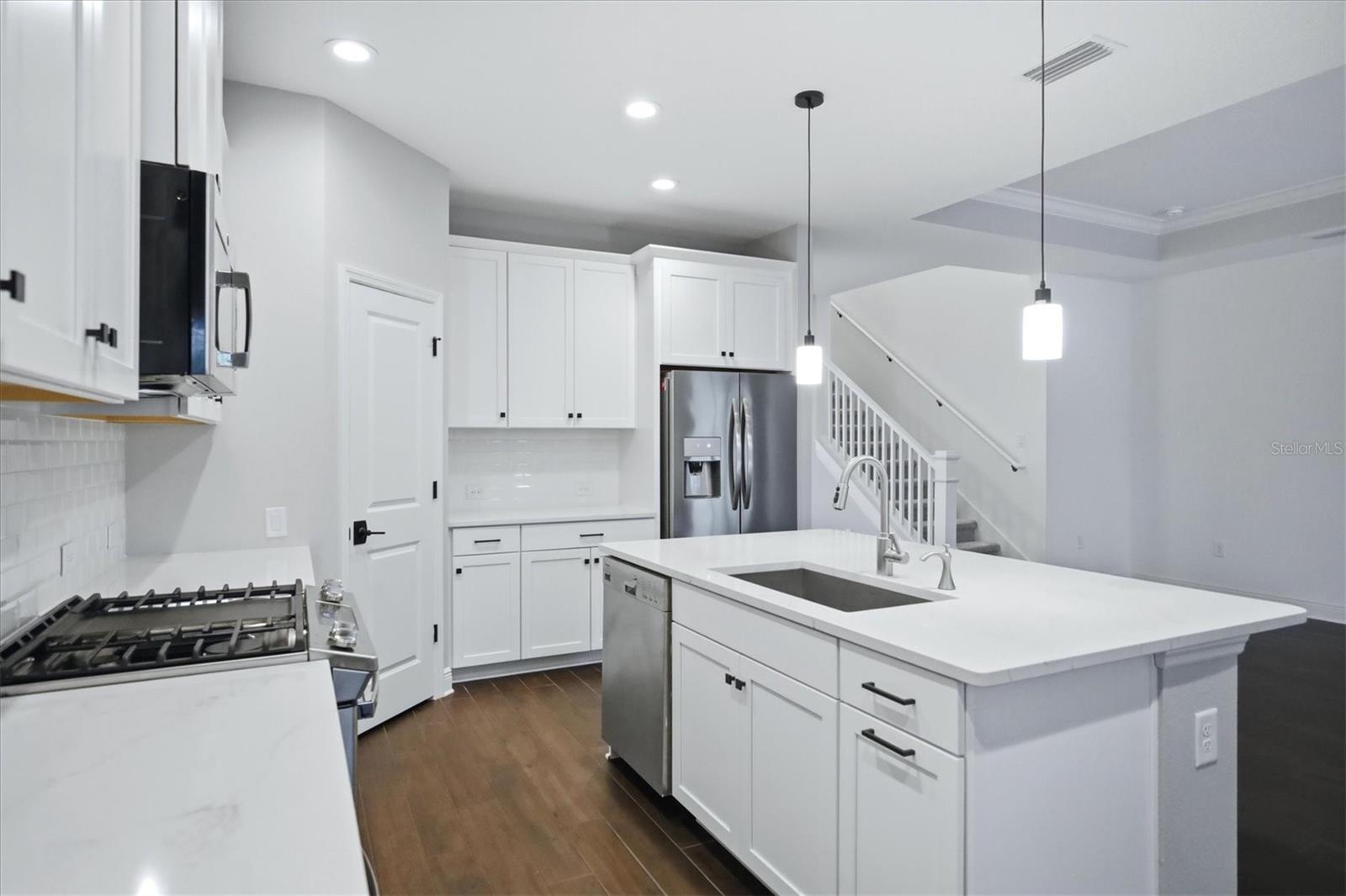 425 ARIANO AVE — photo 13