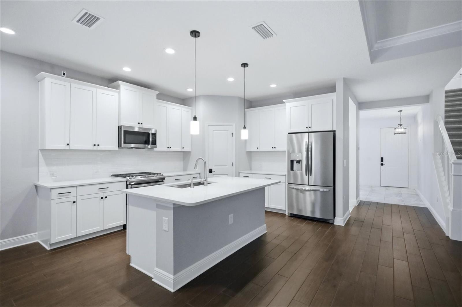 425 ARIANO AVE — photo 11