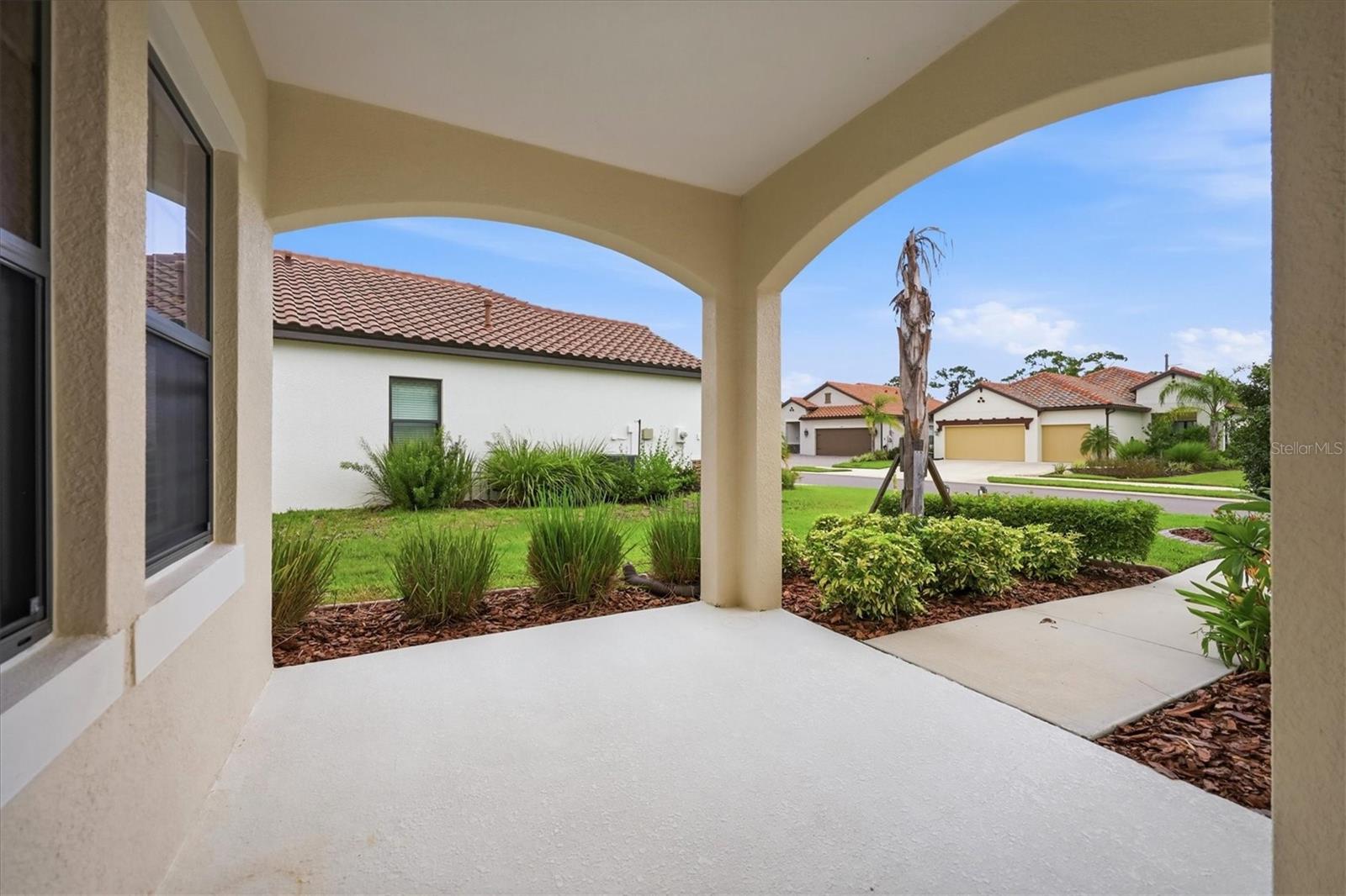 425 ARIANO AVE — photo 7