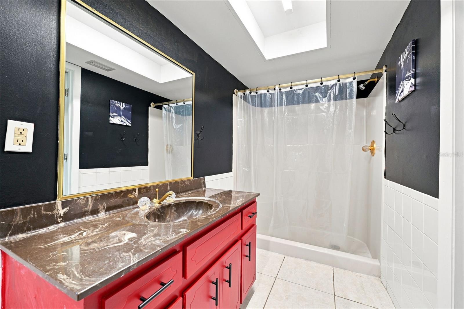 28850 LINDENHURST DR — photo 40