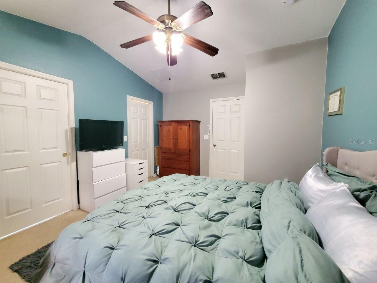 20420 NEEDLETREE DR — photo 15