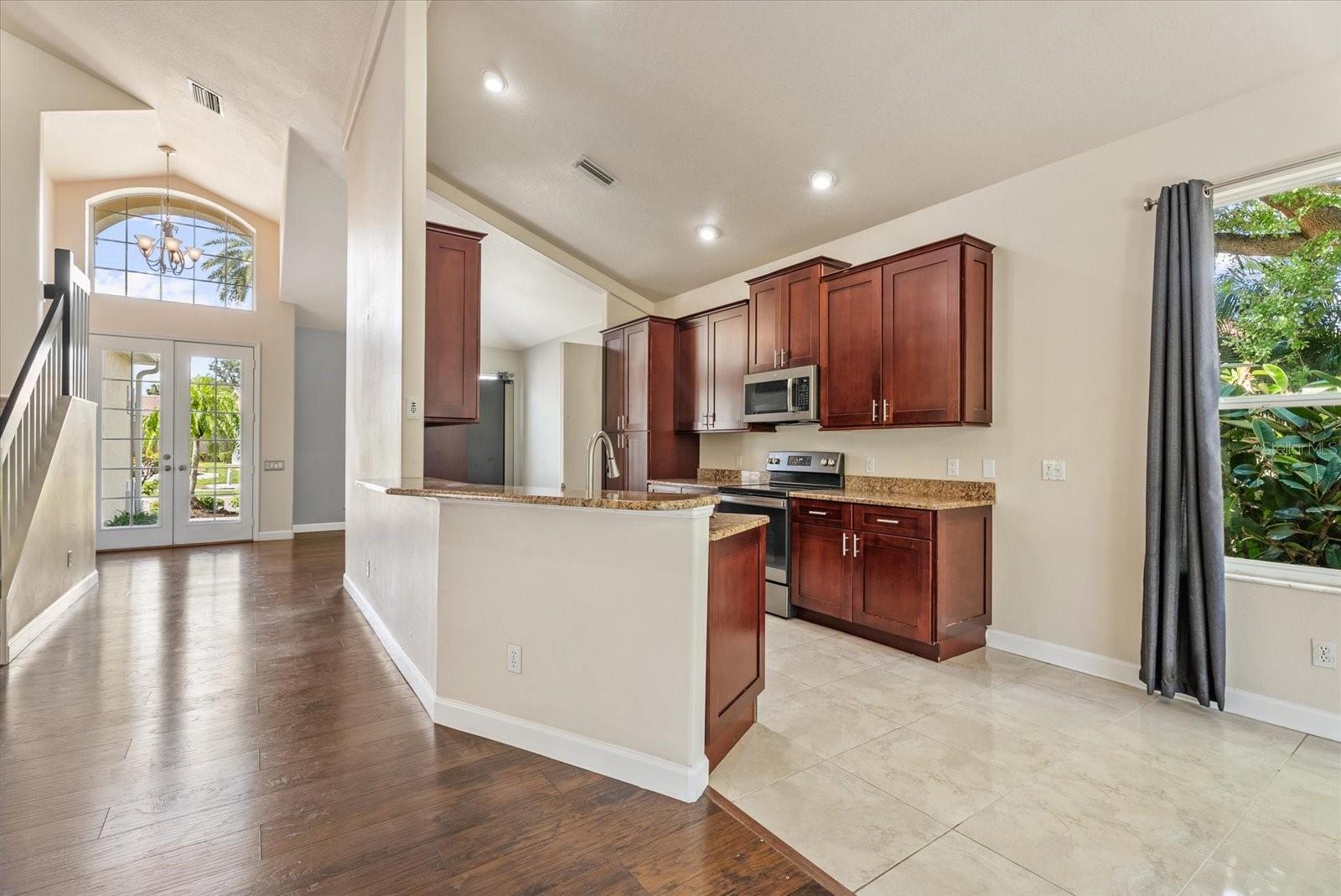 324 LANGHOLM DR — photo 21