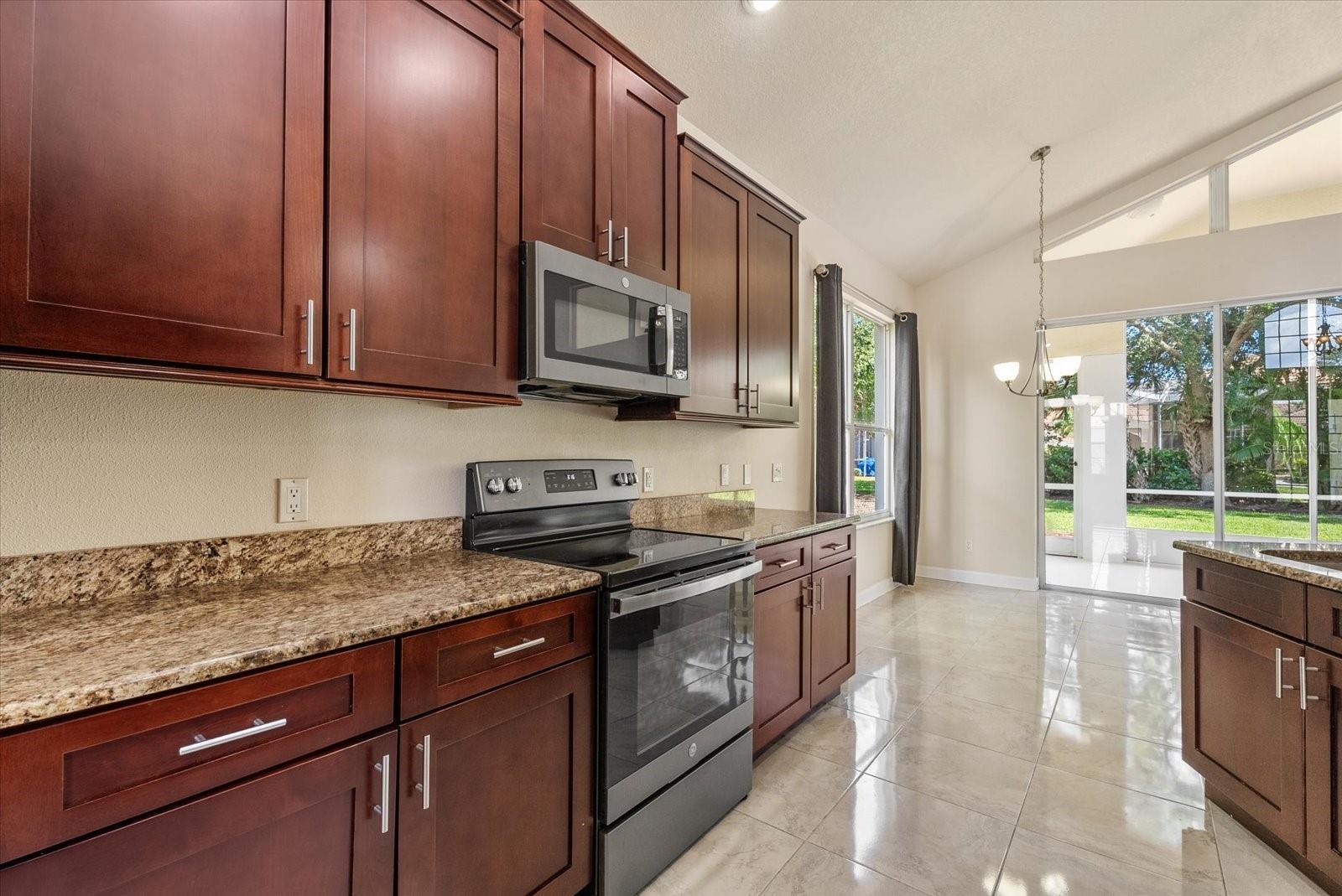 324 LANGHOLM DR — photo 17