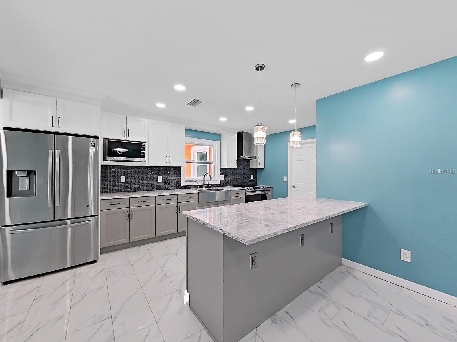 1613 33RD ST SE — photo 4