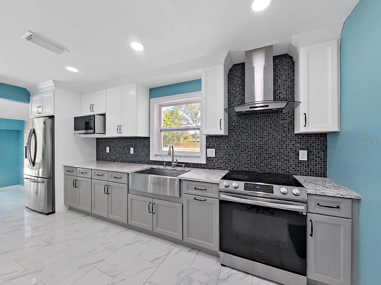1613 33RD ST SE — photo 5