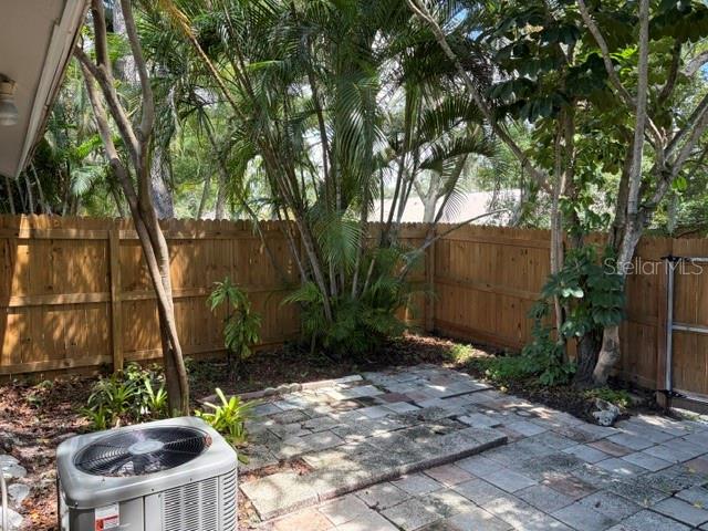 1136 DOVER CT — photo 15
