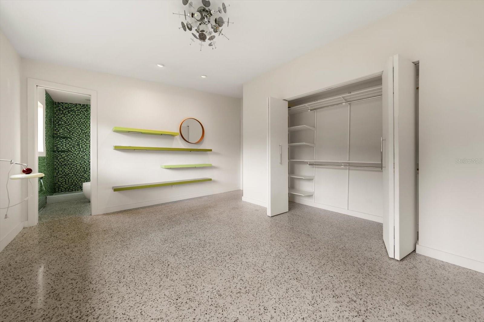 533 BROXBURN AVE — photo 10