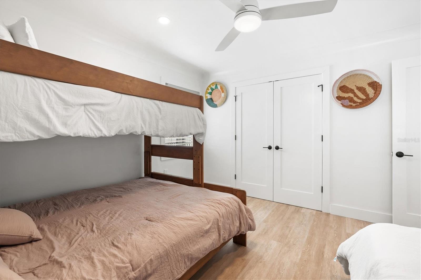 2226 ARLINGTON ST — photo 31