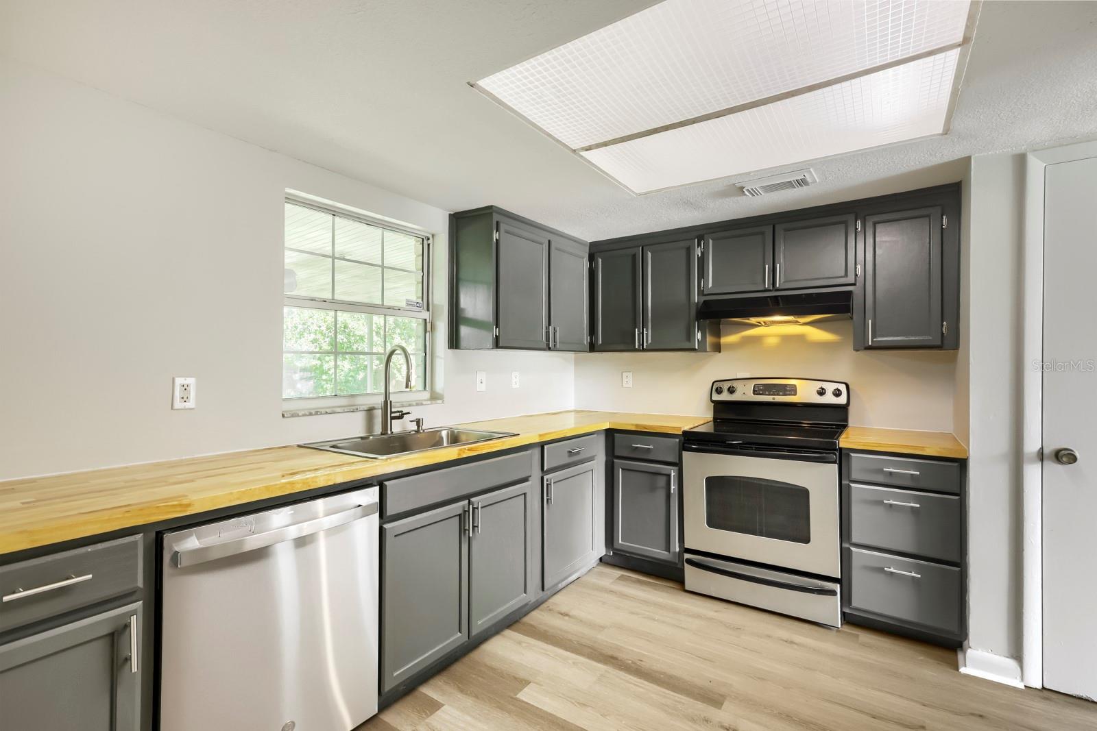 1418 OAK VALLEY DR — photo 4