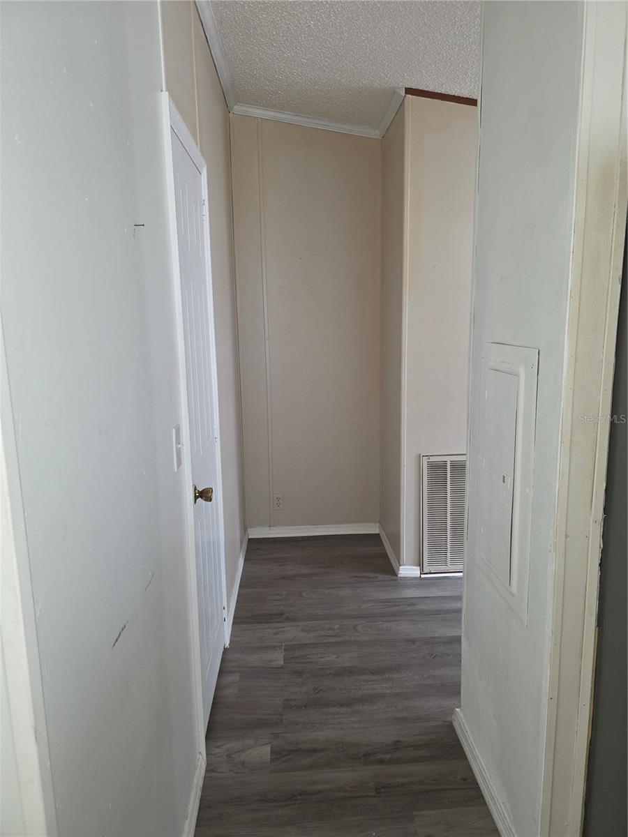 1020 BRINWOOD DR — photo 17