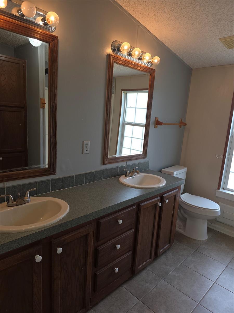 1020 BRINWOOD DR — photo 38
