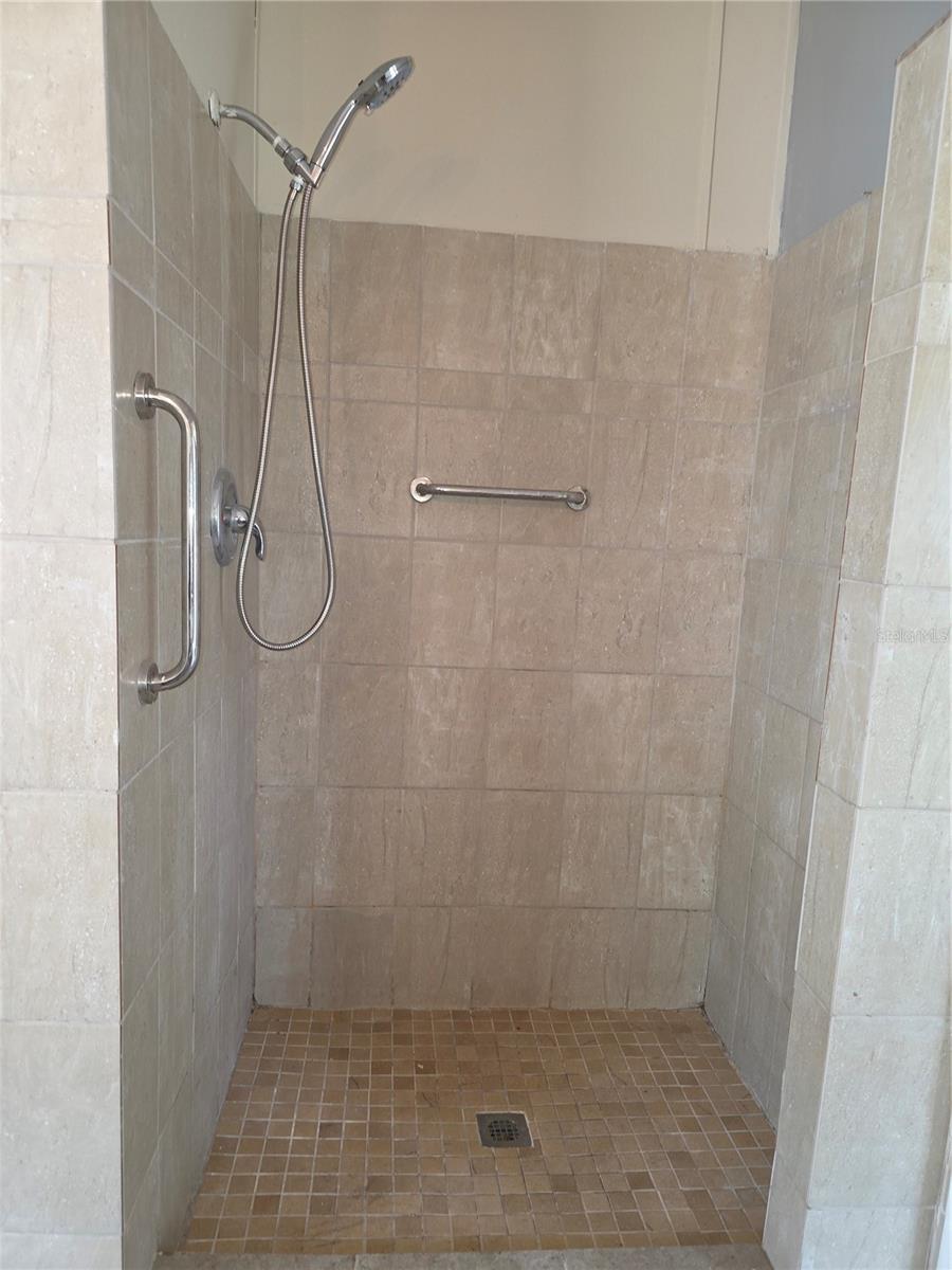 1020 BRINWOOD DR — photo 32