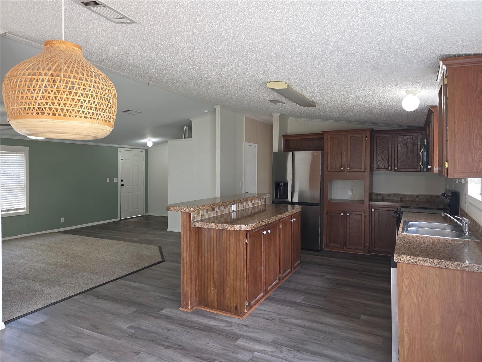 1020 BRINWOOD DR — photo 13