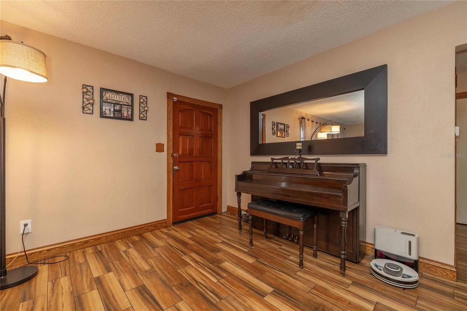 1901 STANCEL DR — photo 10