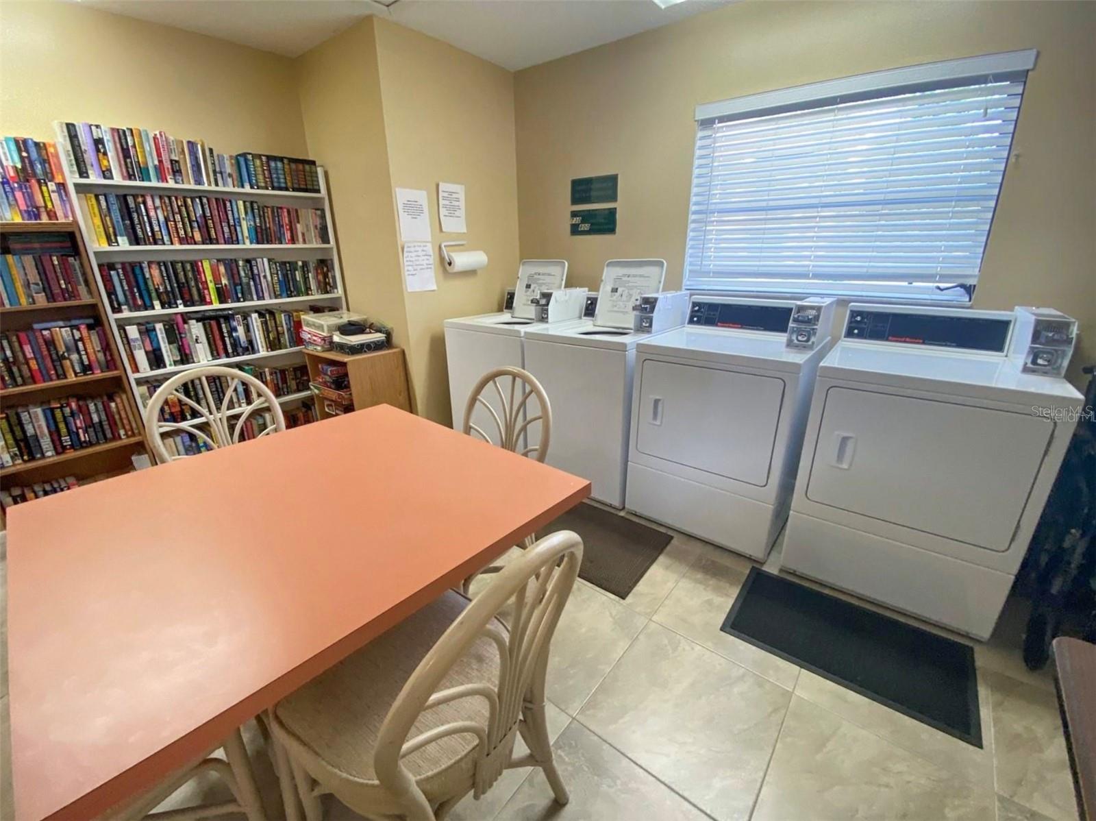 9940 EAGLES POINT CIR #4 — photo 39