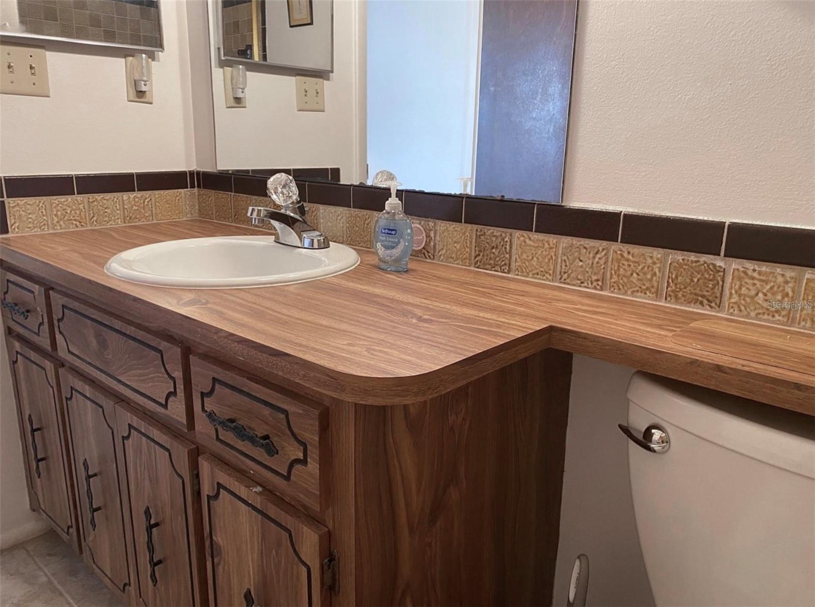 9940 EAGLES POINT CIR #4 — photo 23