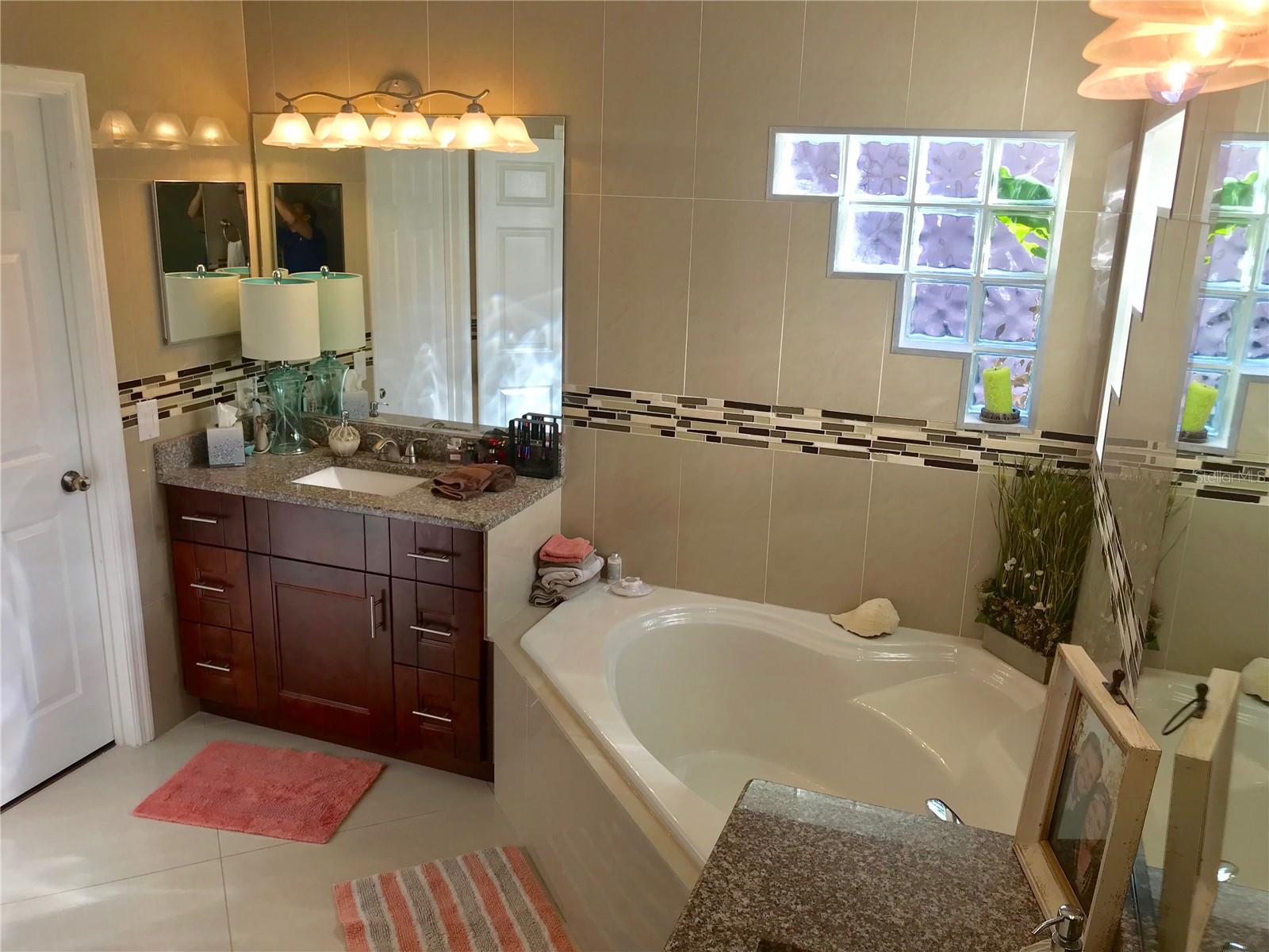 6273 DONNINGTON CT — photo 9