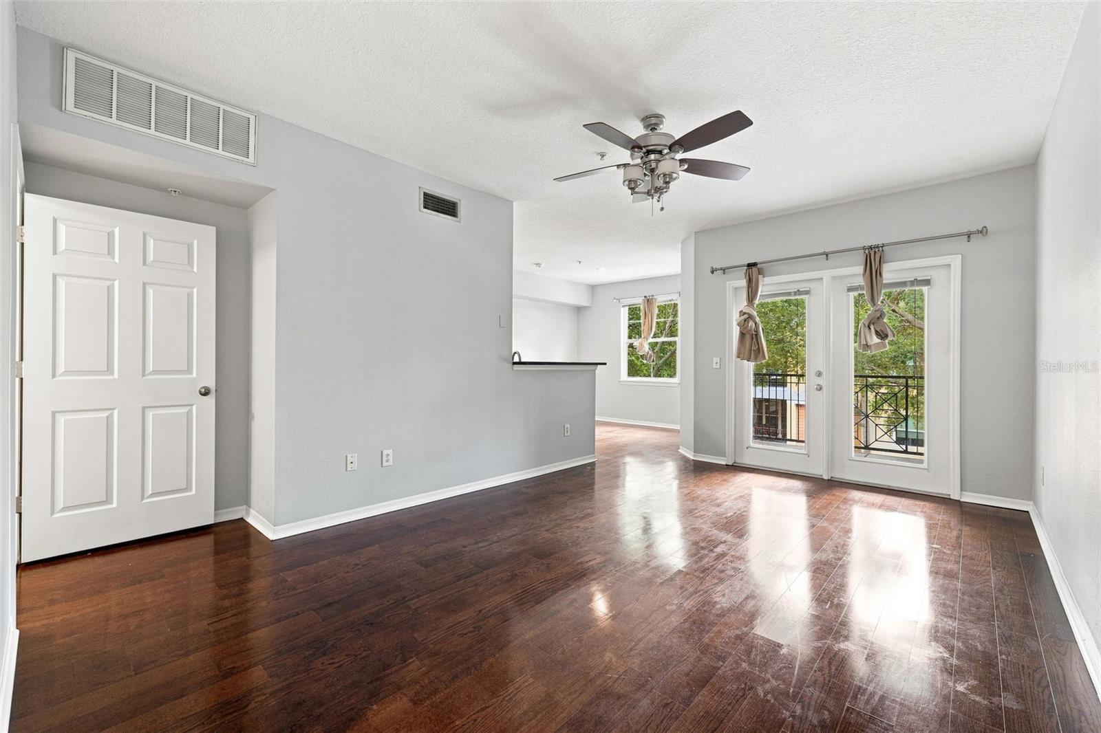 2010 E PALM AVE #14320 — photo 6